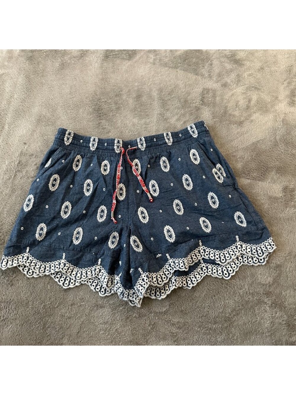 Ett:Twa Anthropologie Ett Twa Cotton Eyelet Shorts Women's MEDIUM Embroidered